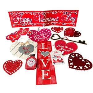Valentine’s Day Home Decor Bundle – Hearts, Love Signs & Decorations